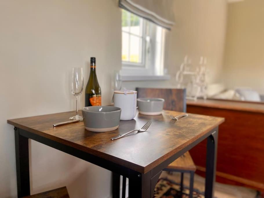 Couples Getaway, With Mountain Views/Dog Friendly Villa Crickhowell Exterior photo