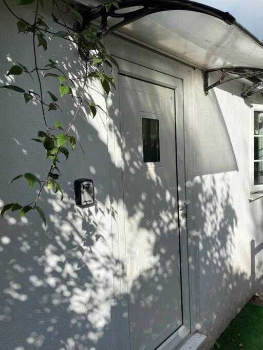Couples Getaway, With Mountain Views/Dog Friendly Villa Crickhowell Exterior photo